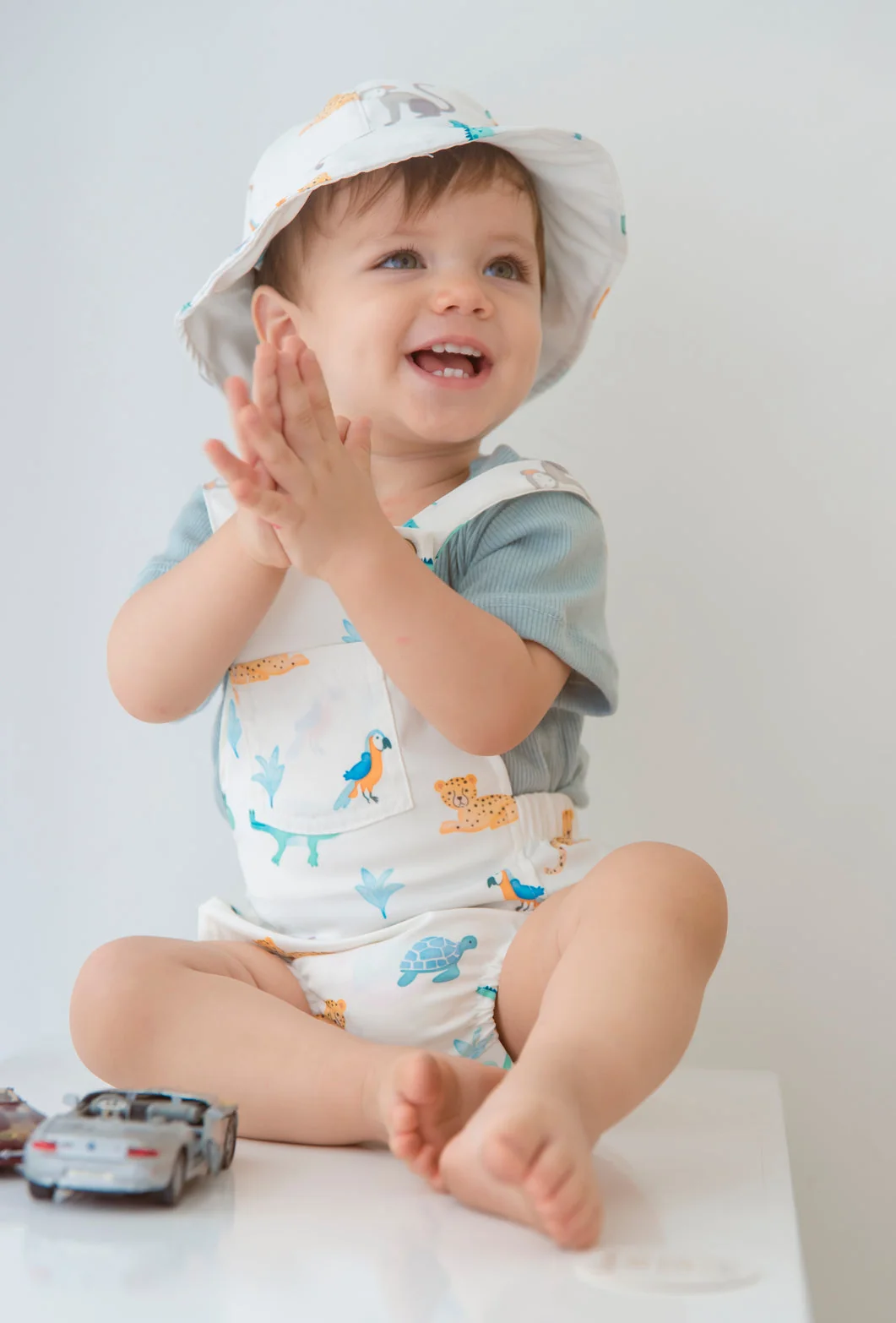 Bebé con ropa de Martinas Baby
